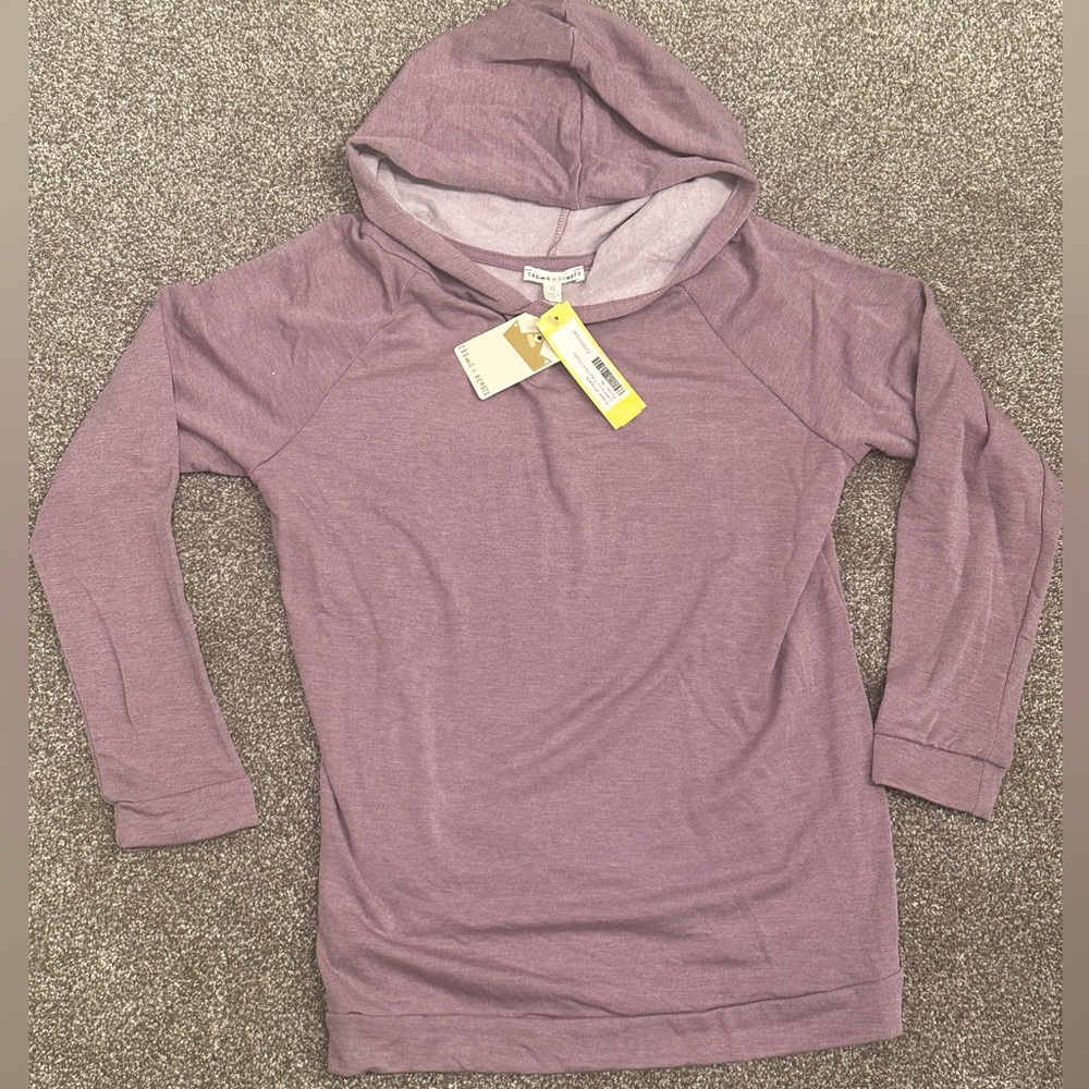 Crown of Hearts Cammeron Tulip Hem Hoodie